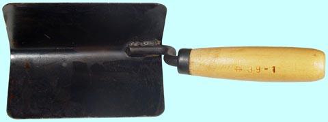 Кельма угловая внутренняя 150 мм с деревянной ручкой
