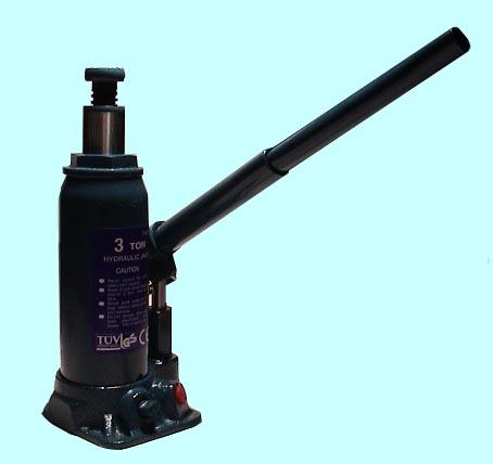 Домкрат гидравлический грузоподъёмность  3,0т (194-312мм) (T90304) "CNIC" (упакованы по 6шт.)