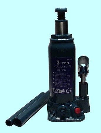Домкрат гидравлический грузоподъёмность  3,0т (194-312мм) (T90304) "CNIC" (упакованы по 6шт.)
