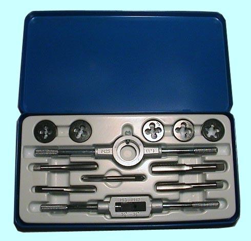 Вороток,плашкодерж-ль и по  5 метчиков и плашек М6-М12 в мет. коробке (12 позиций) "CNIC"(в пласт.кор.)