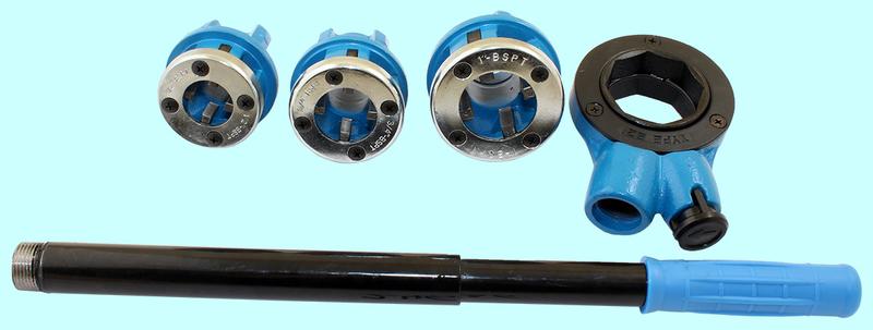 Клуппы трубные для резьб G 1/2-3/4-1" c трещеткой набор в пласт. кейсе "CNIC"