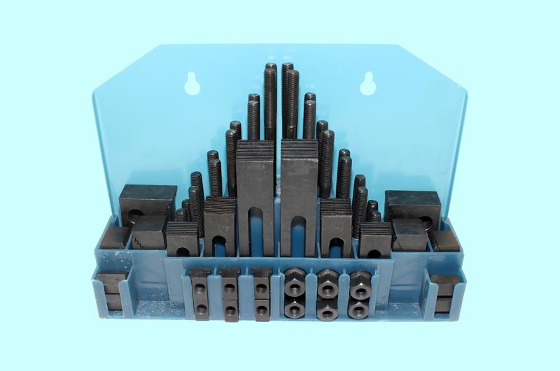 Набор клиновых ступенчатых прижимов из 58-ми предм., паз11,7мм М10х1,5 в металлическом футляре (YT-0202) "CNIC"