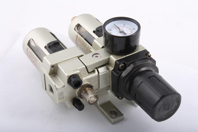 Блок подготовки воздуха (фильтр, регулятор давл.,лубрикатор) 1/4" (АС3010-02)
