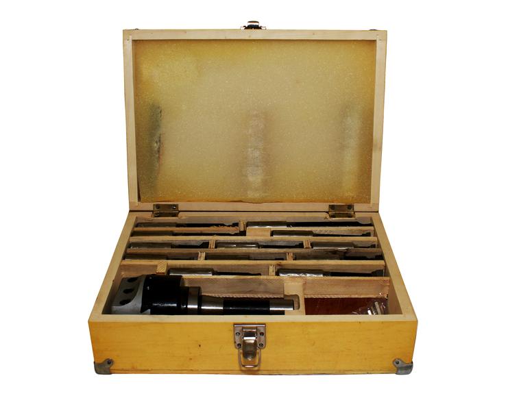 Головка расточная d 75мм, D расточки 12-120мм, хв-к R8 с к-том резцов Т15К6 из12шт. "CNIC"