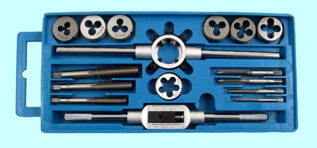 Вороток,плашкодерж-ль и по  7 метчиков и плашек М3-М12 в пласт. коробке (16 позиций) "CNIC"