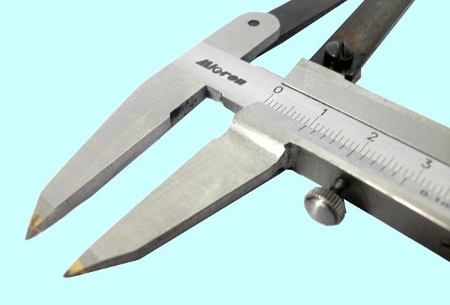 Штангенциркуль 0 - 300 ШЦР (0,1) разметочный с твердосплавными губками (Micron)