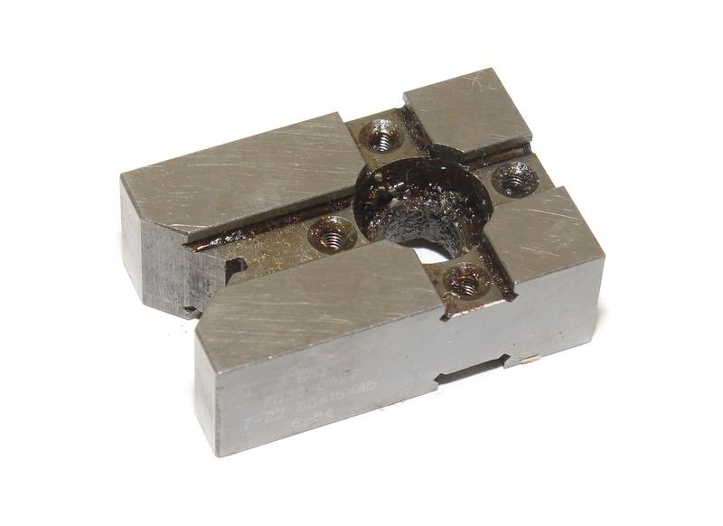 Призма подкладная  45х 30х 15; 90° d 3-15мм под паз 8мм (7033-0527) ГОСТ14443-69