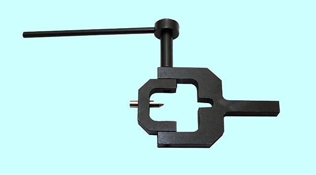 Приспособление для радиусной наружной обработки, державка 10х10мм, резец d 5мм Р6М5 "CNIC"