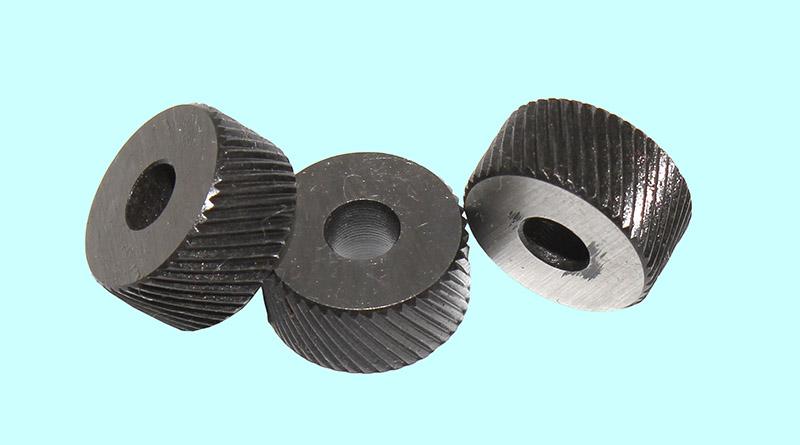 Ролик d 19.5х9.5х6.3мм с одинарной косой насечкой правого исполнения R, шаг 1.2мм "TLX"