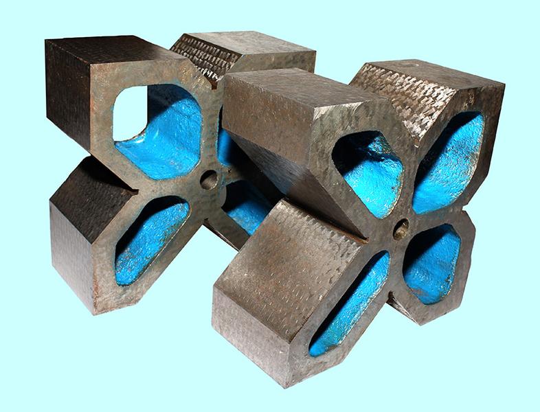 Призмы поверочные и разметочные чугунные 300х300х120мм тип П2-4 кл.точн.1 (комплект из 2-х шт) "TLX"