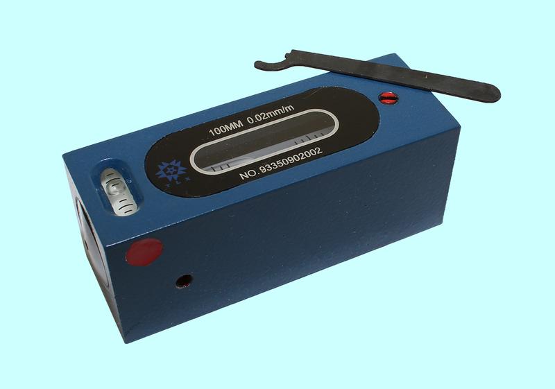 Уровень Брусковый 100мм, цена деления 0,02мм/м (ZT06-07) "TLX"