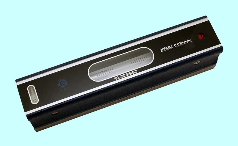 Уровень Брусковый 200мм, цена деления 0,02мм/м (ZT06-09) "TLX"