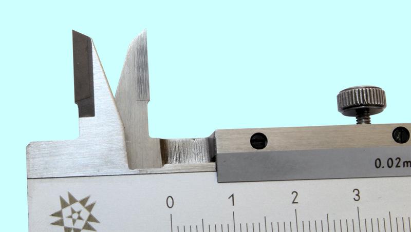 Штангенциркуль 0 - 200 ШЦТ-I (0,02) с тв.спл. губками, с глубиномером "TLX"