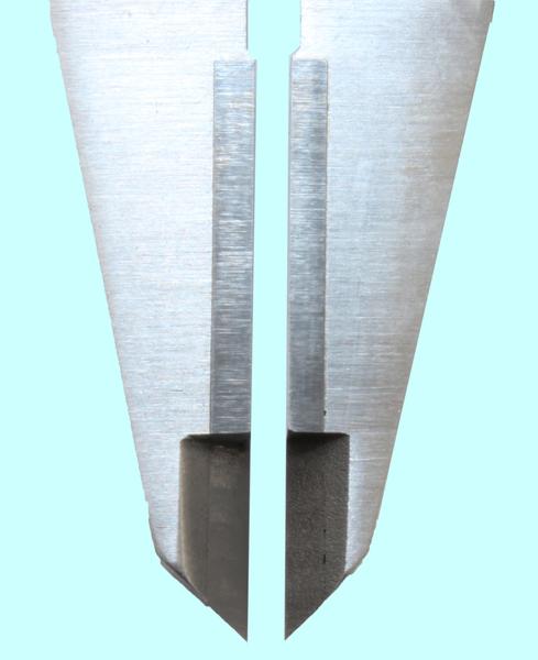 Штангенциркуль 0 - 300 ШЦЦТ-I (0,01) электронный с тв. спл. губками, с глубиномером "TLX"