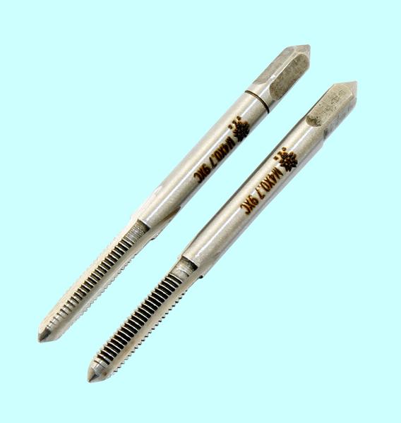 Метчик М 4,0 (0,7) 9ХС ручной, комплект из 2-х шт. "TLX"