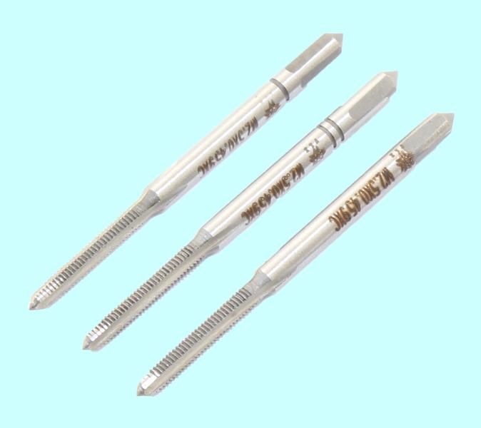 Метчик М 2,5 (0,45) 9ХС ручной, комплект из 3-х шт. "TLX"